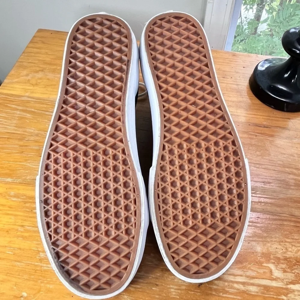 Vans pristine hardly